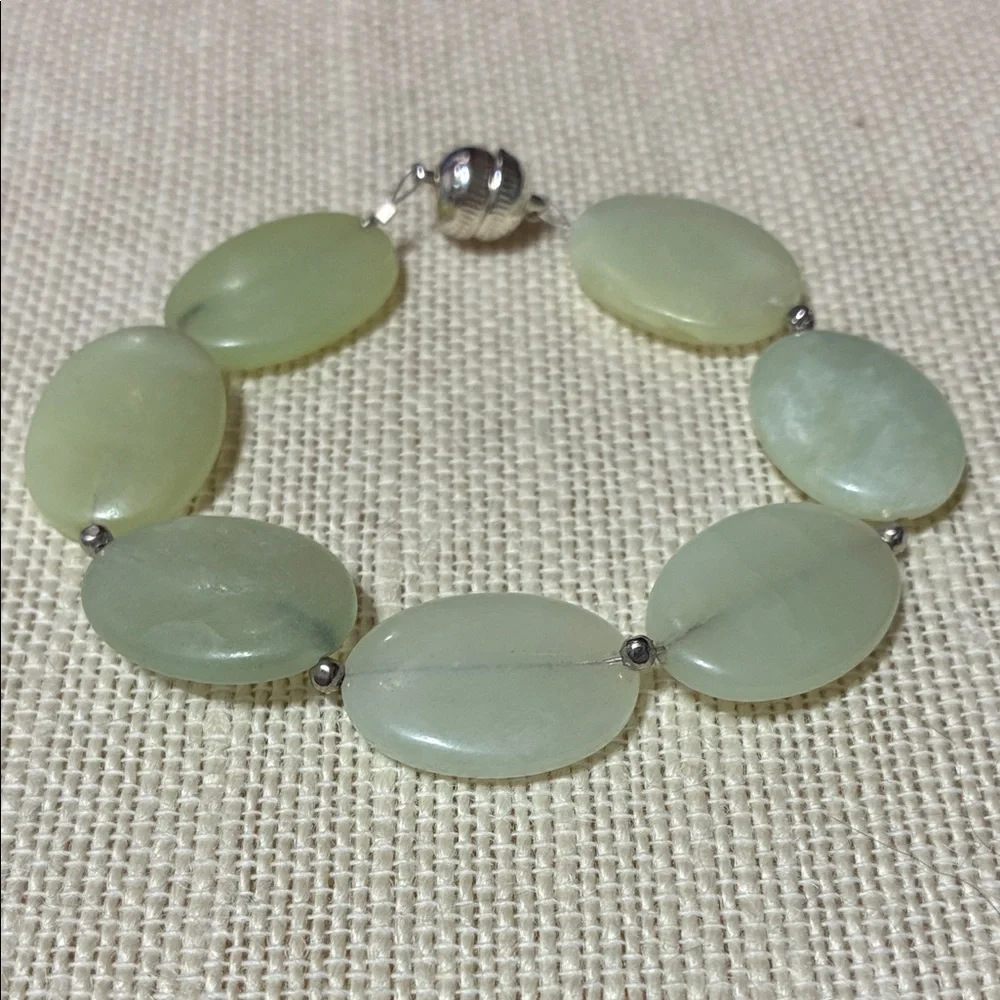 Elegant hand crafted sea green new jade gemstone Bracelet
